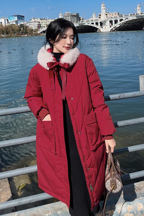 红色大毛领中长款羽绒服女冬季2021年新款时尚洋气白鸭绒外套